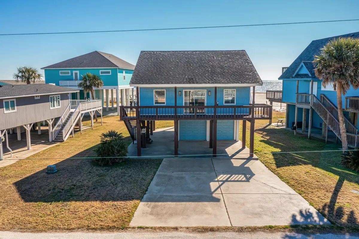 12625 W Ventura Drive W, Galveston, TX 77554 - Image #1