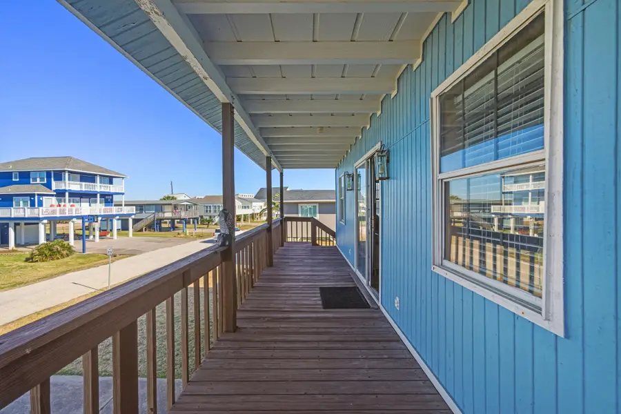 12625 W Ventura Drive W, Galveston, TX 77554 - Image #3