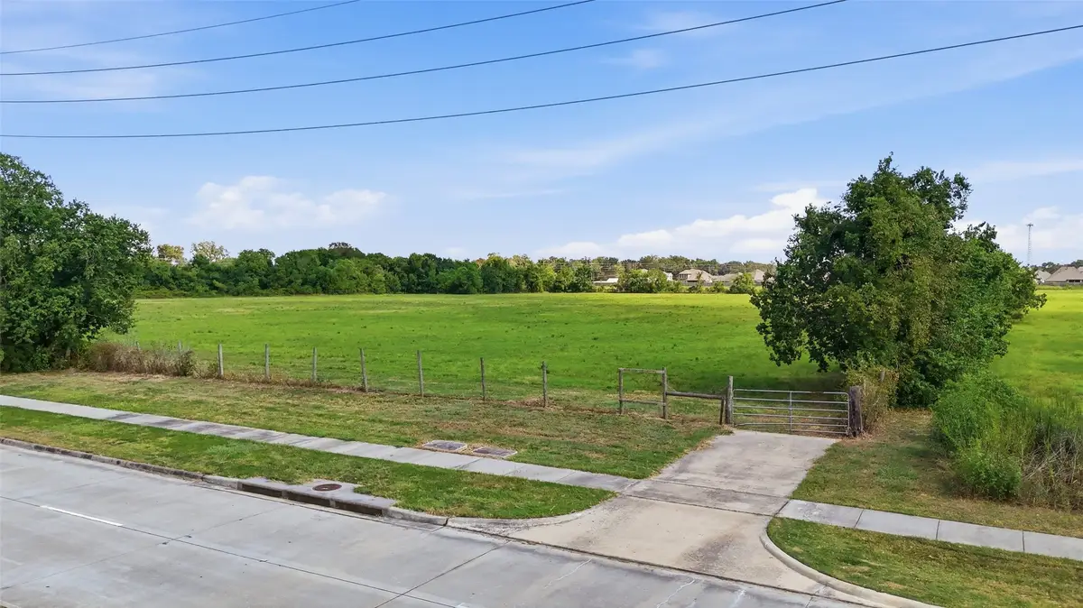 TBD Gillpkwy, Monterey Belvieu, TX 77523 - #1