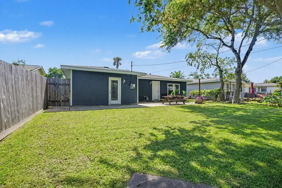 145 San Marino Drive, Galveston, TX 77550 - #2