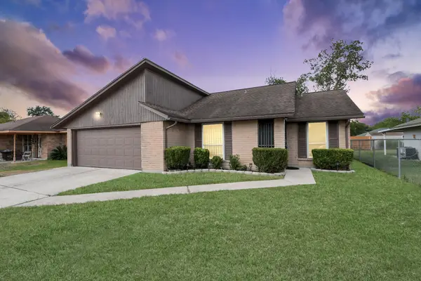 1930 Deerhurst Lane, Houston, TX 77088