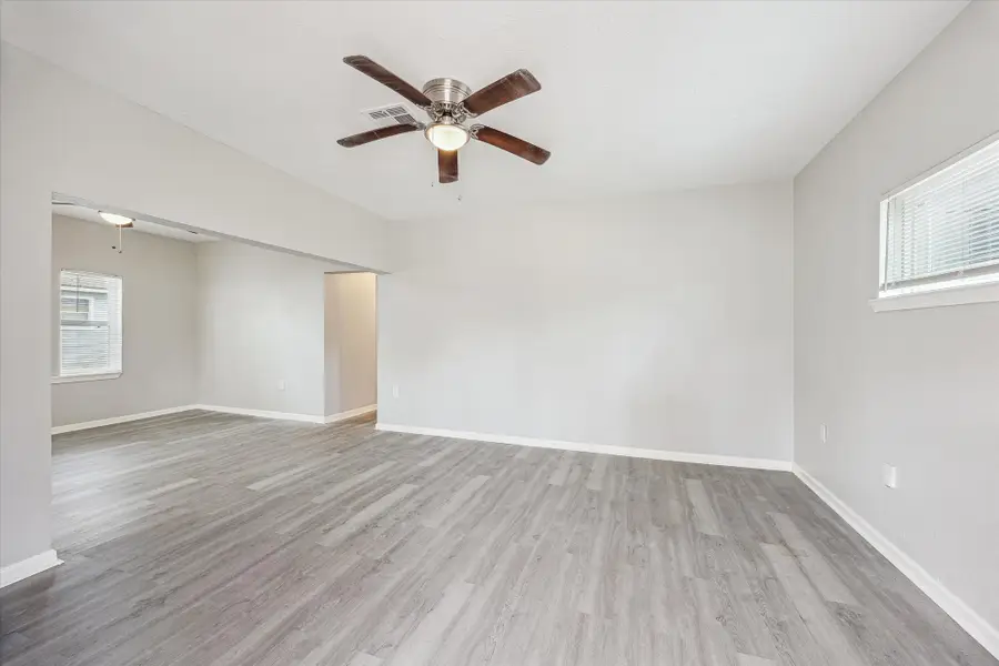 710 E Magnolia Street, Angleton, TX 77515 - #3