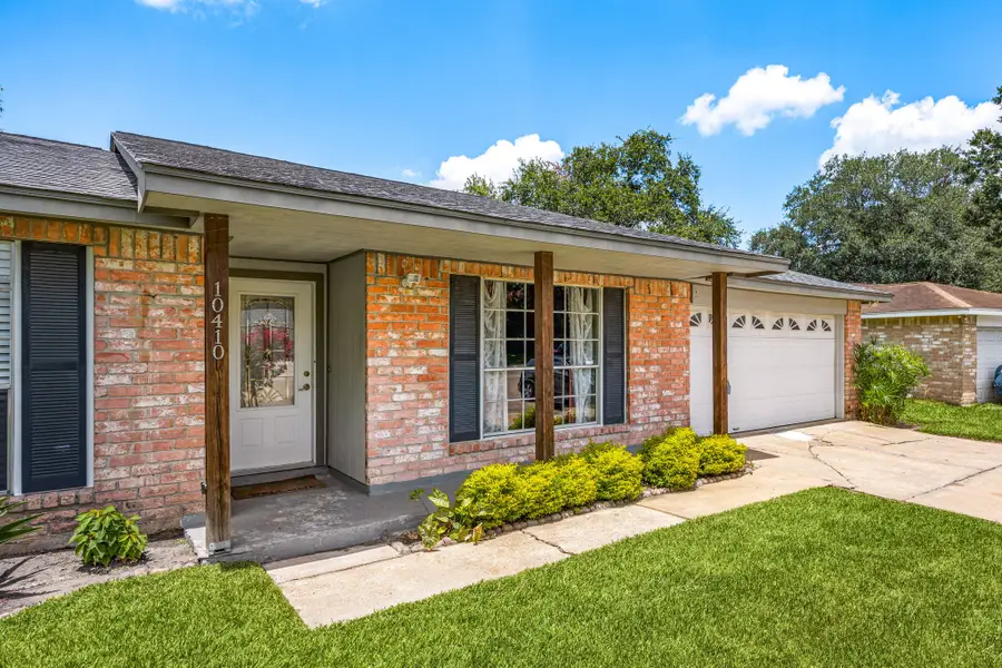 10410 Cedartowne Lane, Sugar Land, TX 77498 - Image #2