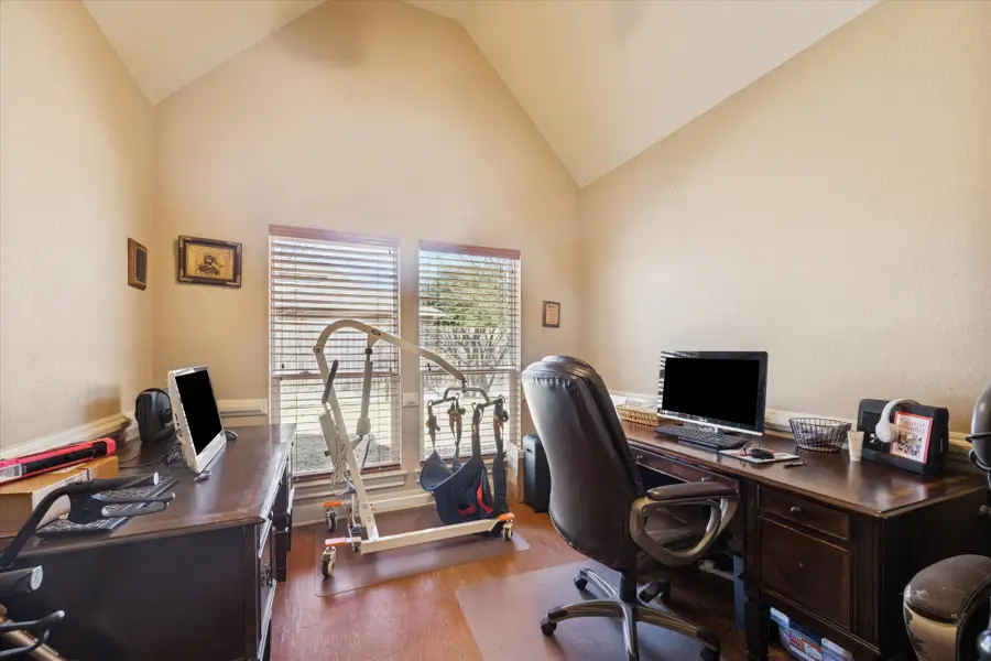 405 Scattered Oaks Circle, Brenham, TX 77833 - #2