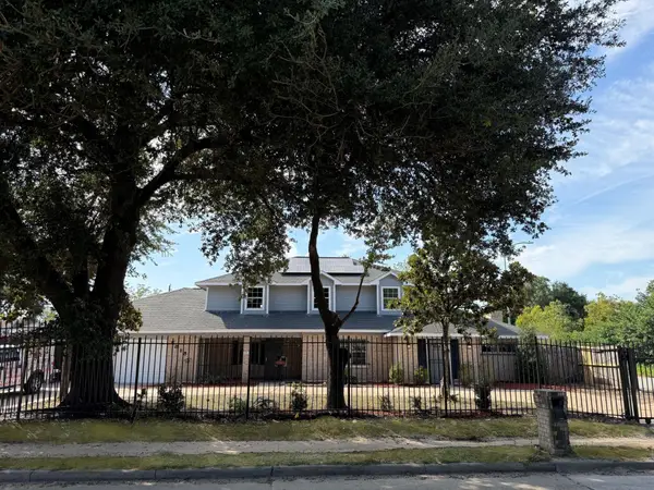 6813 N Wayside Drive, Houston, TX 77028