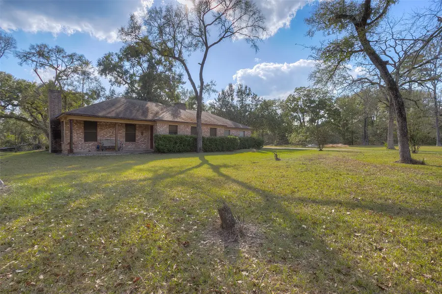88 Wood Lodge Drive, Huntsville, TX 77320 - Image #3