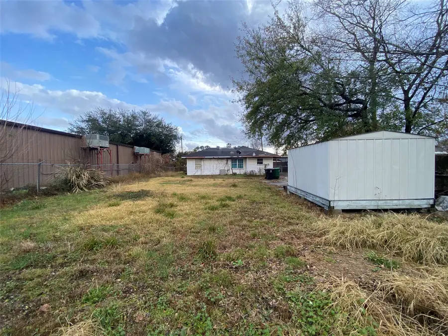 521 E Witcher Lane, Houston, TX 77076 - Image #2