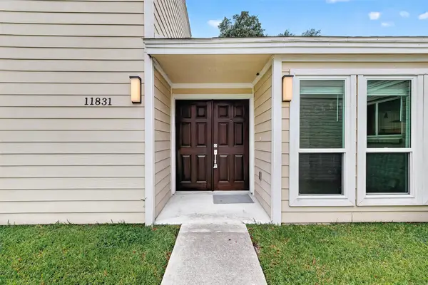 11831 Briar Forest Drive, Houston, TX 77077