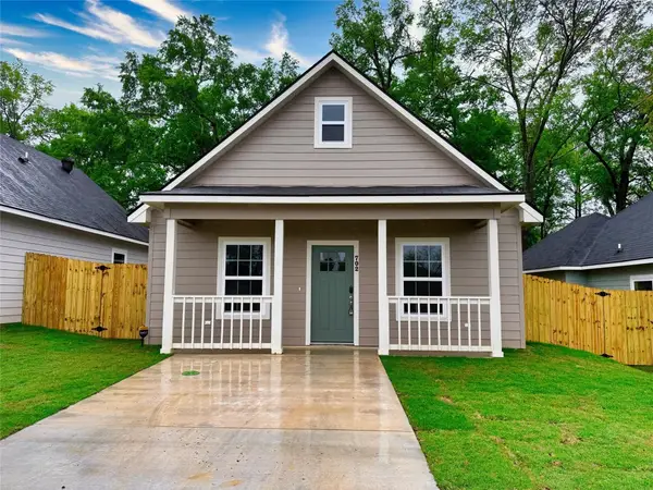 702 W Walnut Street, Longview, TX 75601