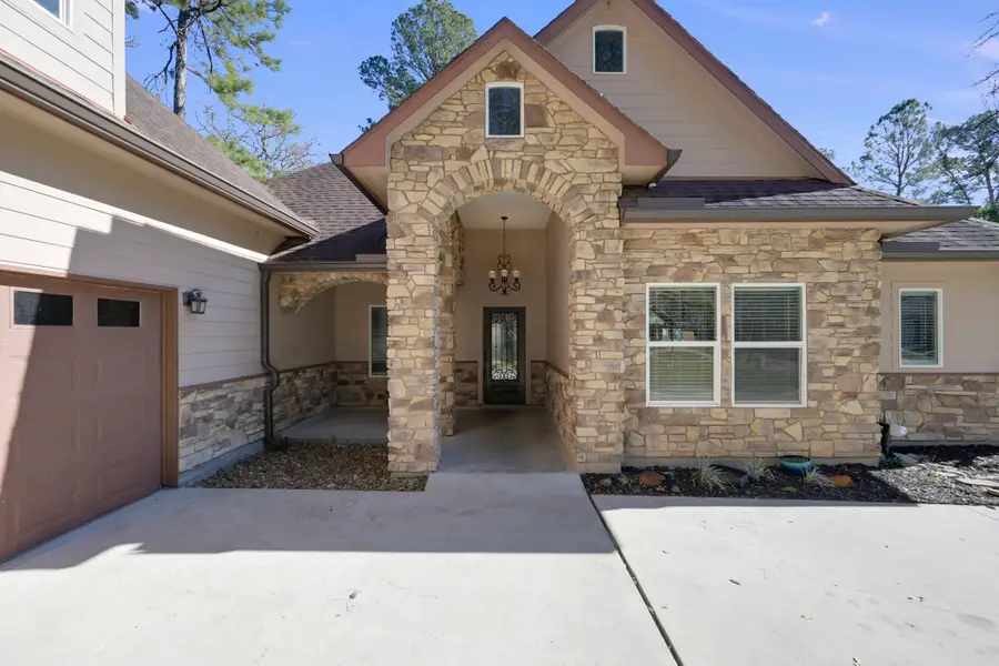 12207 Mustang Avenue, Willis, TX 77378 - Image #2