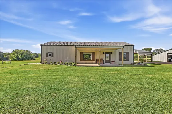 11082 Us Highway 75 S, Leona, TX 75850