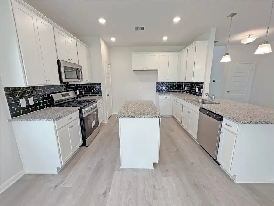 5927 Royal Palm Drive, Manvel, TX 77578 - Image #3