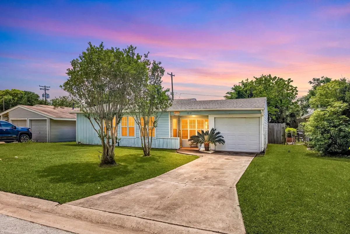 123 Bonita Avenue, Galveston, TX 77550 - #1