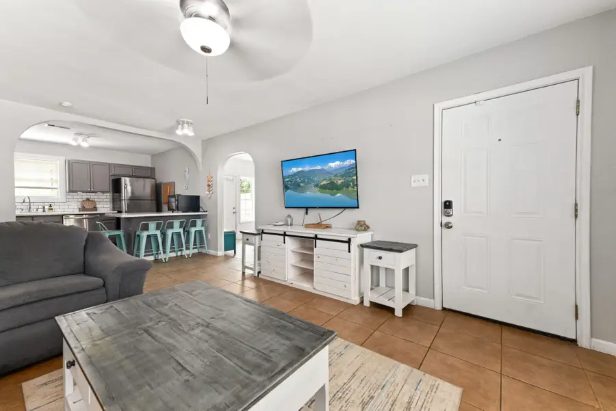 123 Bonita Avenue, Galveston, TX 77550 - #3