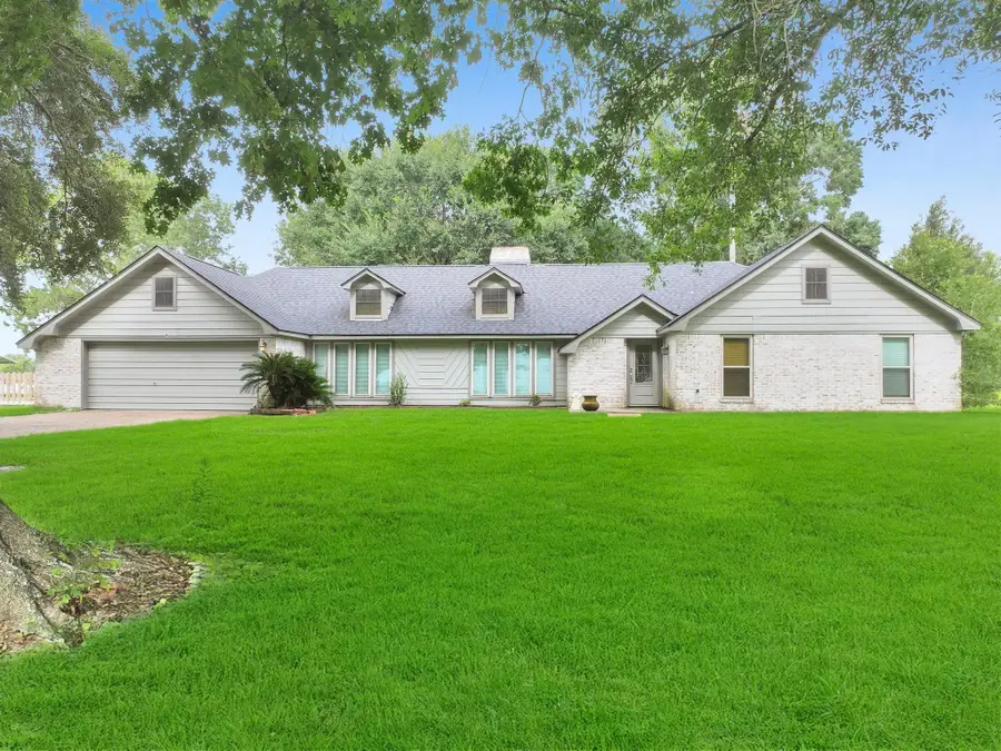 829 S Van Ostrand Avenue, Winnie, TX 77665 - #2
