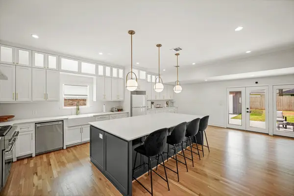 5630 Lymbar Drive, Houston, TX 77096