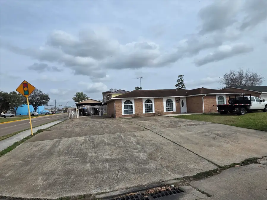 830 Hollycrest Drive, Channelview, TX 77530 - #2