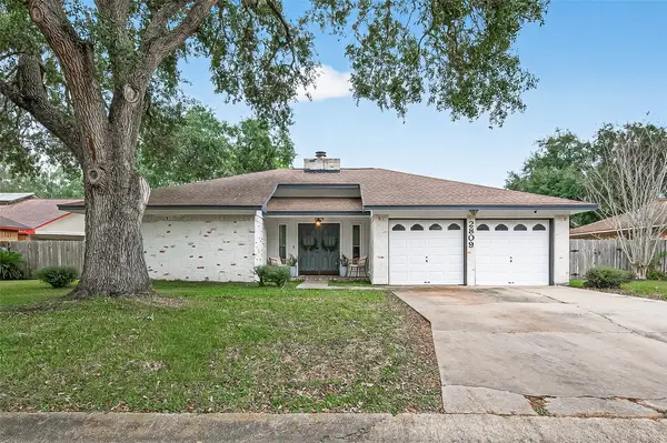 2809 El Camino Street, Bay City, TX 77414