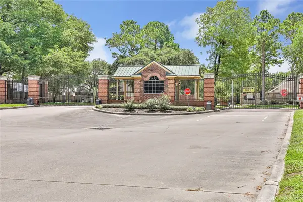 2803 Kings Crossing Drive #303, Houston, TX 77345