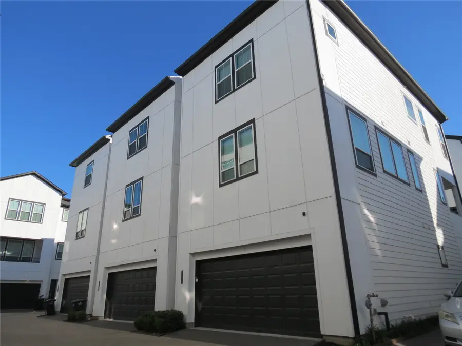 2802 Grand Fountains Drive #E, Houston, TX 77054 - Image #3