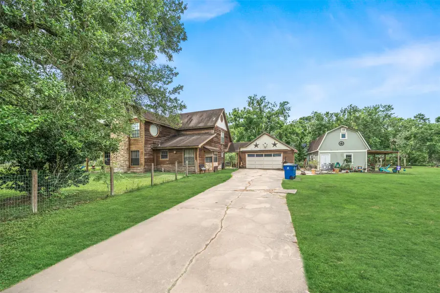 154 Pin Oak Drive, Angleton, TX 77515 - #2