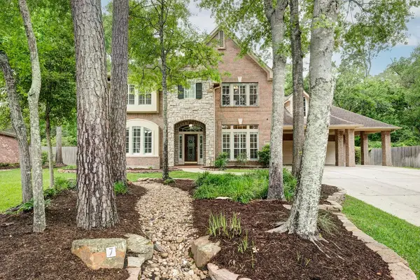 7 Mustang Point Court, The Woodlands, TX 77382