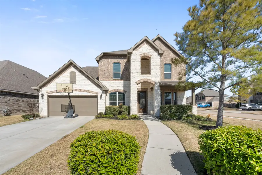 2027 Clearwater Grove Lane, Pearland, TX 77089 - Image #2
