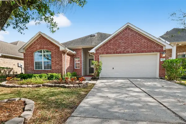 2905 Fountain Brook Court, Pearland, TX 77584