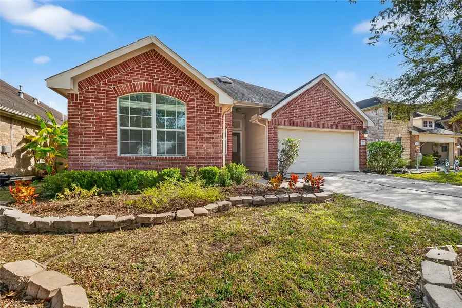 2905 Fountain Brook Court, Pearland, TX 77584 - Image #2