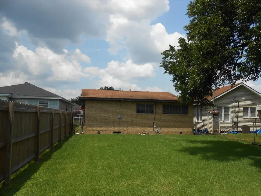 930 W 5th Street, Port Arthur, TX 77640 - Image #3