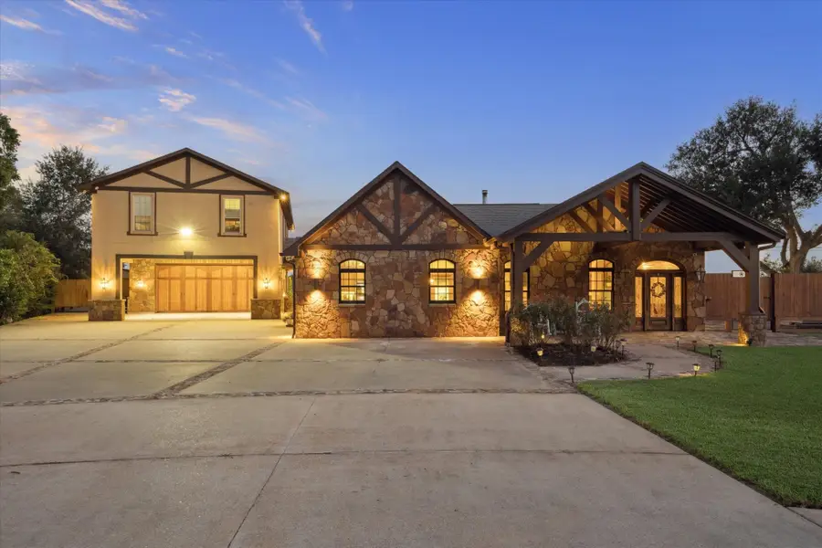 5022 Riverview Drive, Alvin, TX 77511 - Image #2