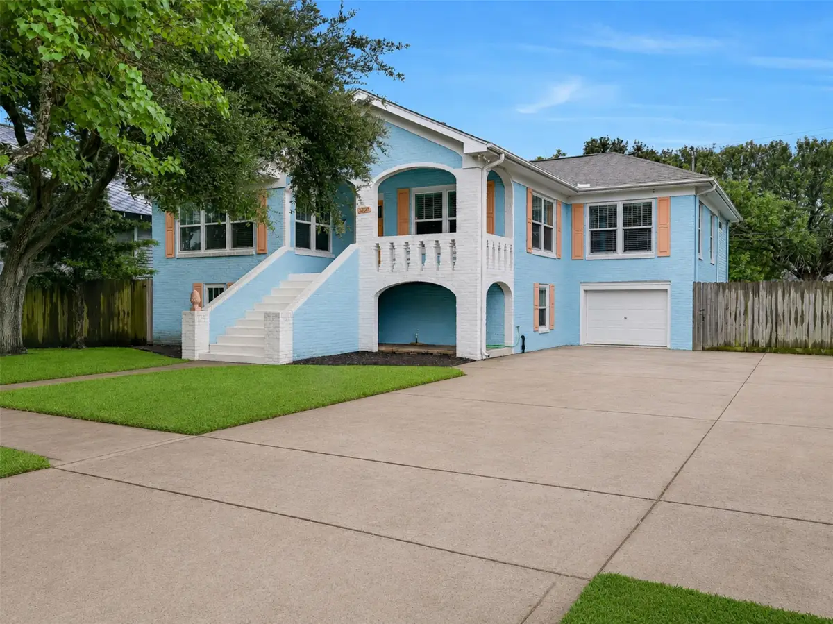 3807 Avenue R, Galveston, TX 77550 - #1