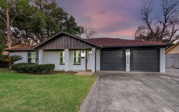 9515 Meadowglen Lane, Houston, TX 77063