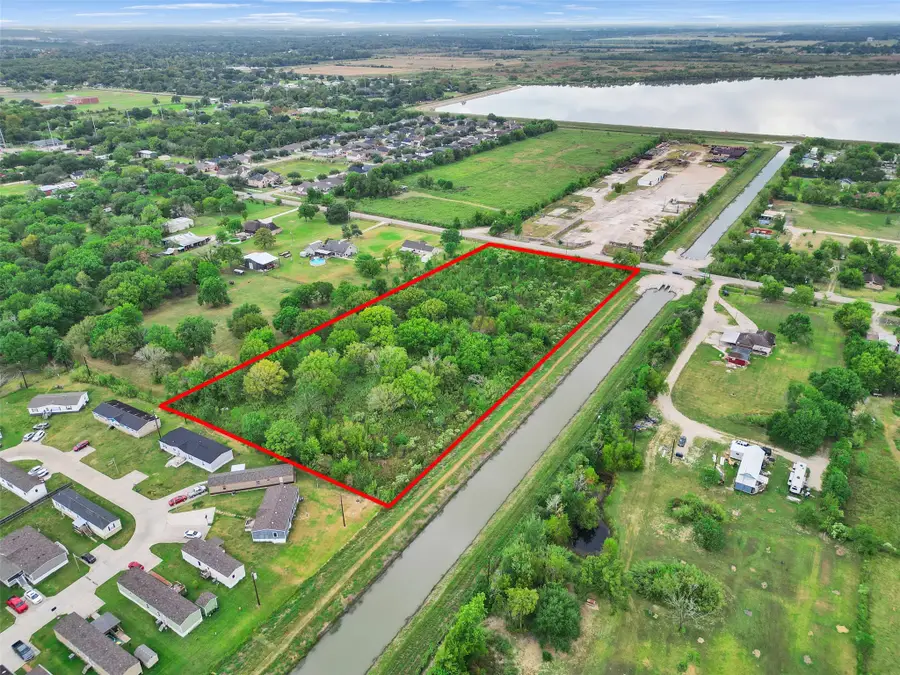 2020 E Wallisville Road, Highlands, TX 77562 - Image #3