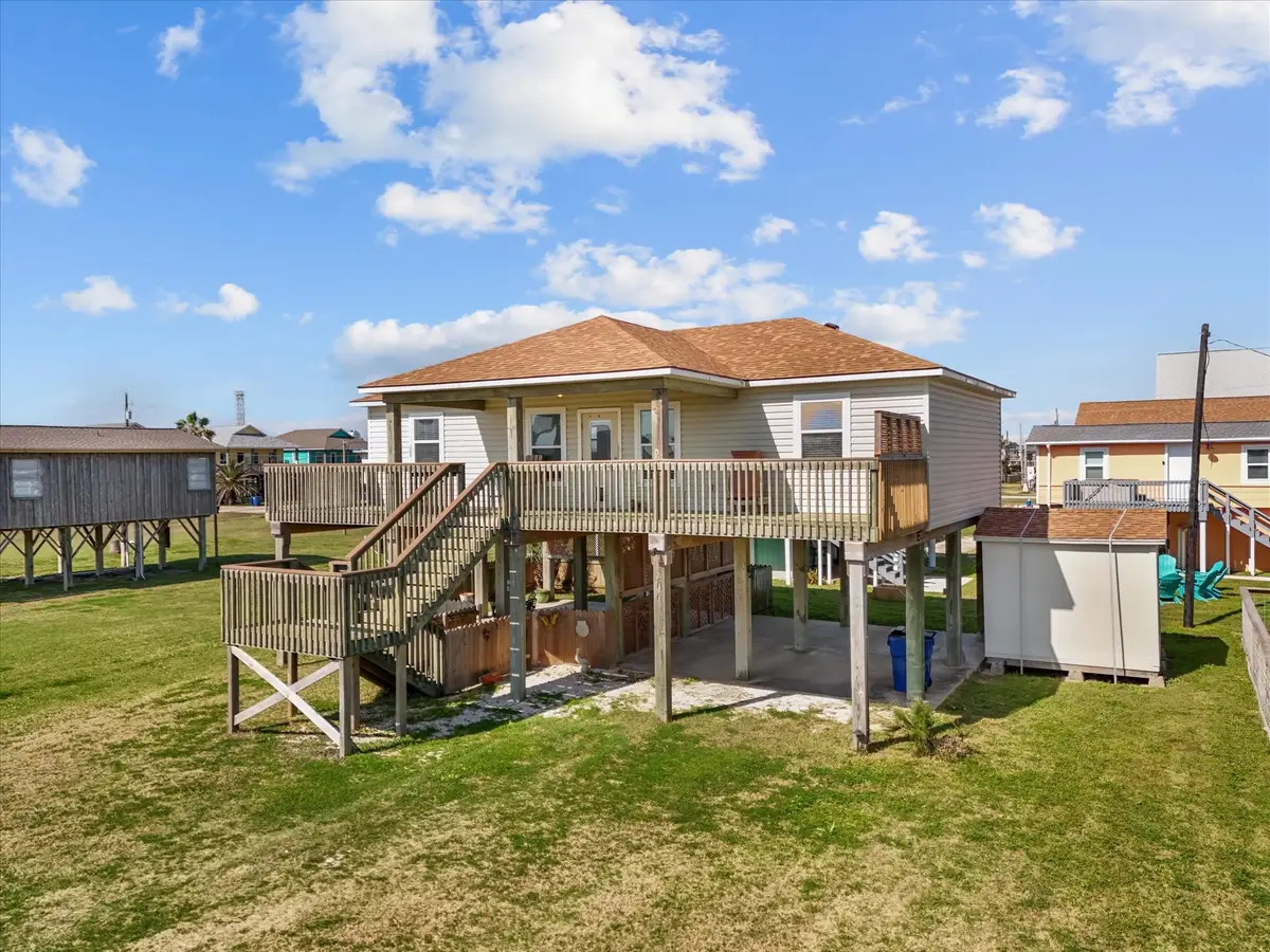 1206 Middle Drive W, Surfside Beach, TX 77541 - Image #1