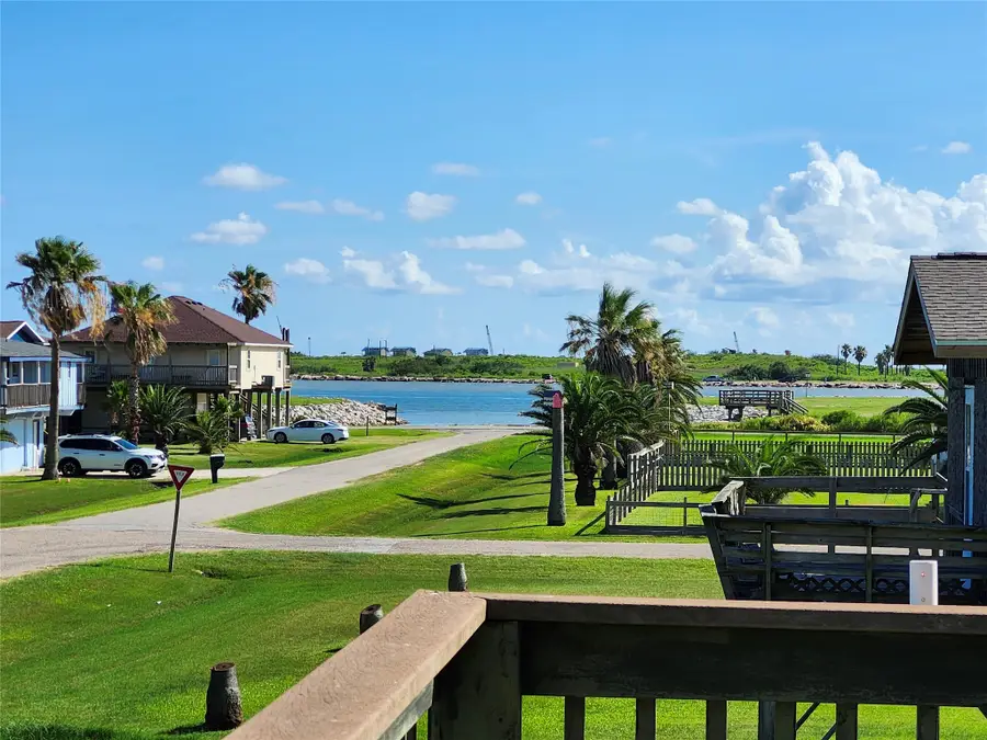 1206 Middle Drive W, Surfside Beach, TX 77541 - Image #2