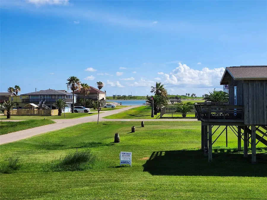 1206 Middle Drive W, Surfside Beach, TX 77541 - Image #3