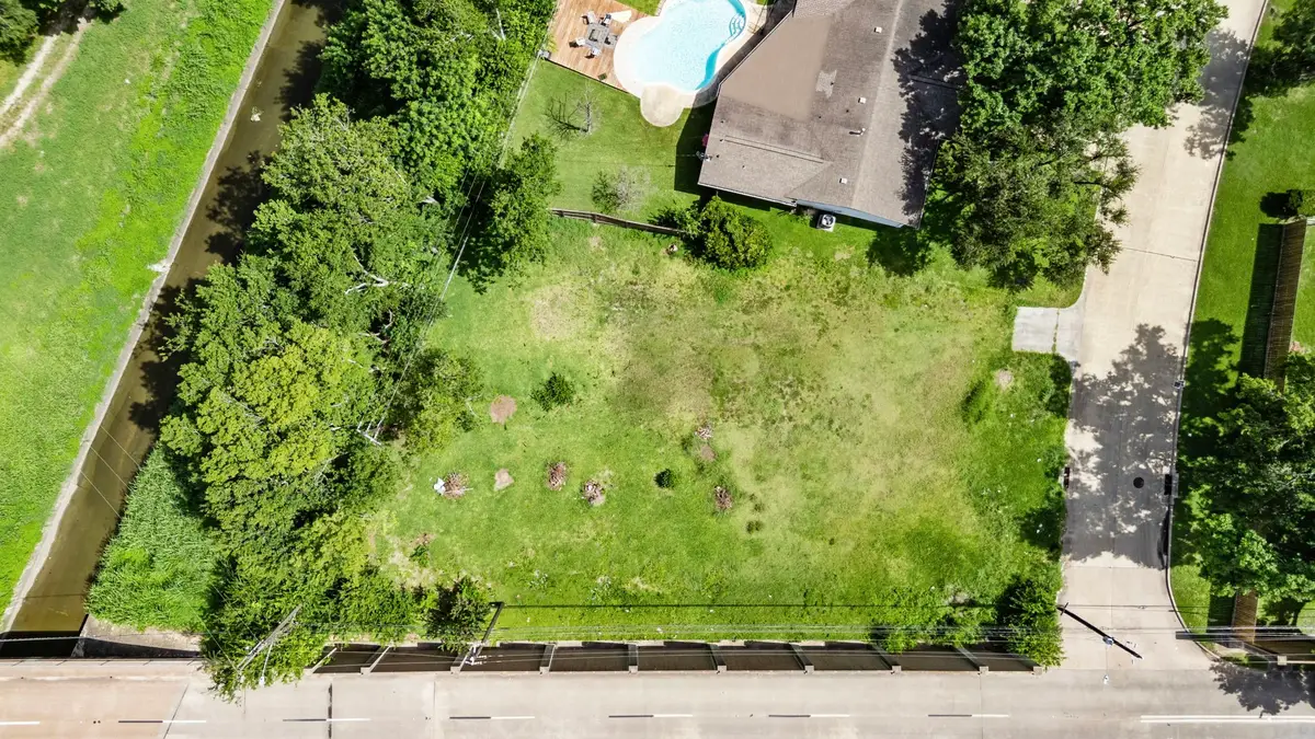 9422 Cliffwood Drive, Houston, TX 77096 - Image #1