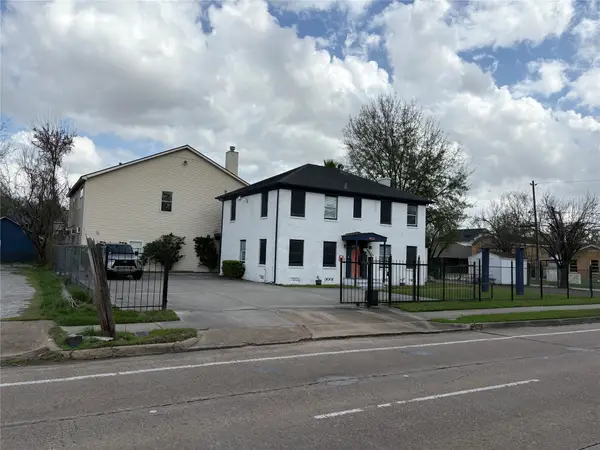 5902 Irvington, Houston, TX 77009