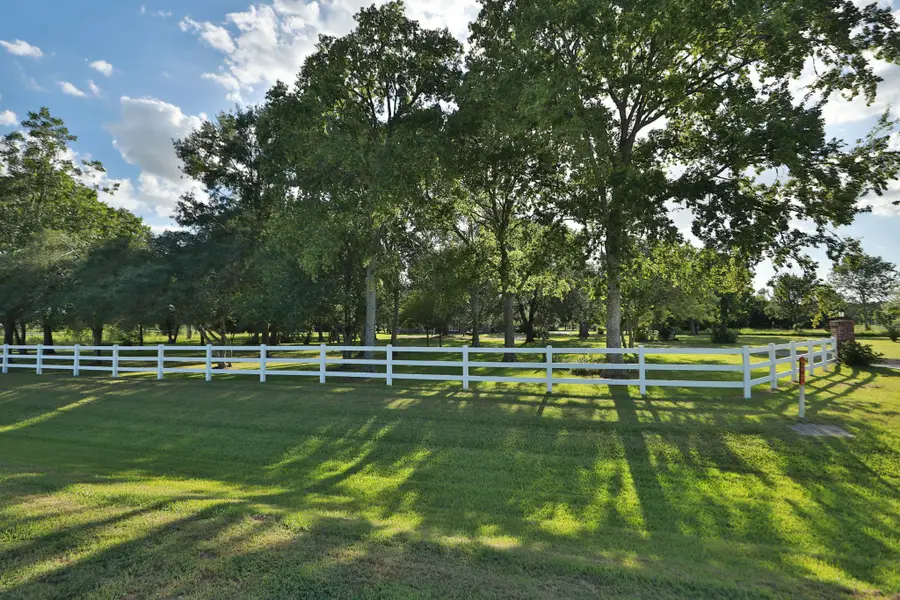 535 Hunters Creek Way, Hockley, TX 77447 - Image #3