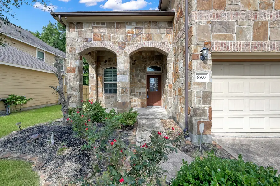 6707 Hunters Creek Lane, Baytown, TX 77521 - #2