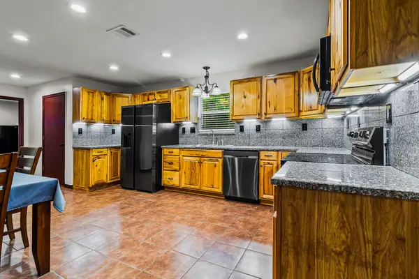 300 Hidden Oaks Drive, Point Blank, TX 77364