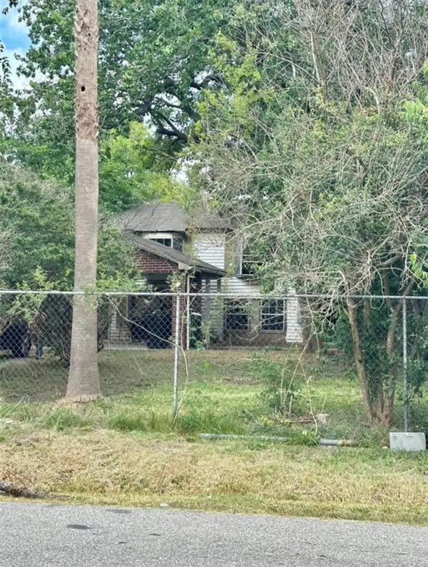 7215 Victoria St Street, Houston, TX 77020