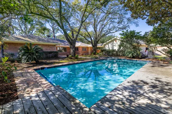 5238 Loch Lomond Drive, Houston, TX 77096
