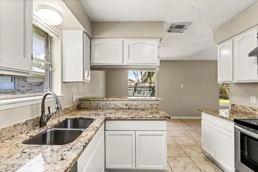 408 Bayridge Drive, League City, TX 77573 - Image #2