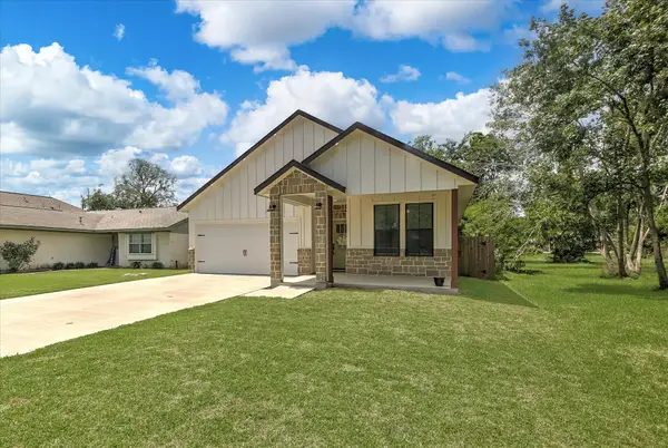 502 S Carroll Street, La Porte, TX 77571