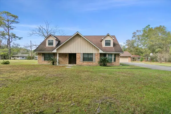 2918 Clark Circle, Orange, TX 77632