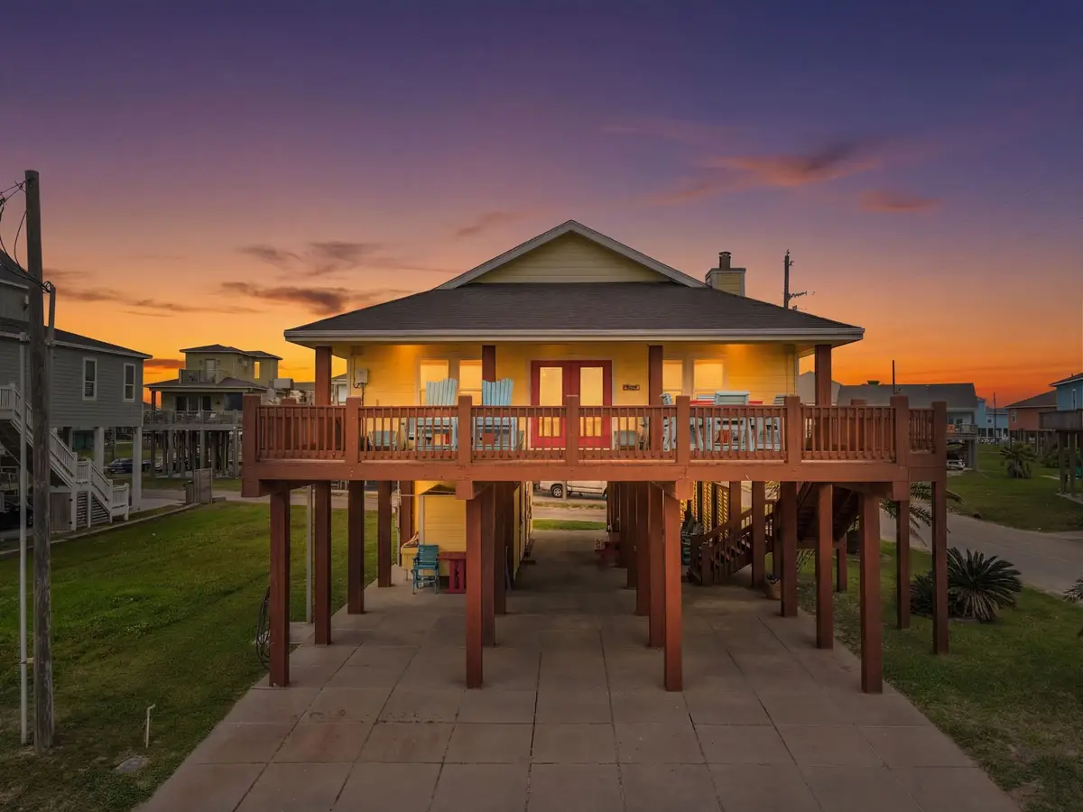 2910 Shady Lane, Crystal Beach, TX 77650 - #1