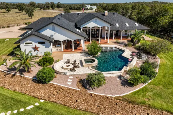 547 Powder Ridge, Luling, TX 78648