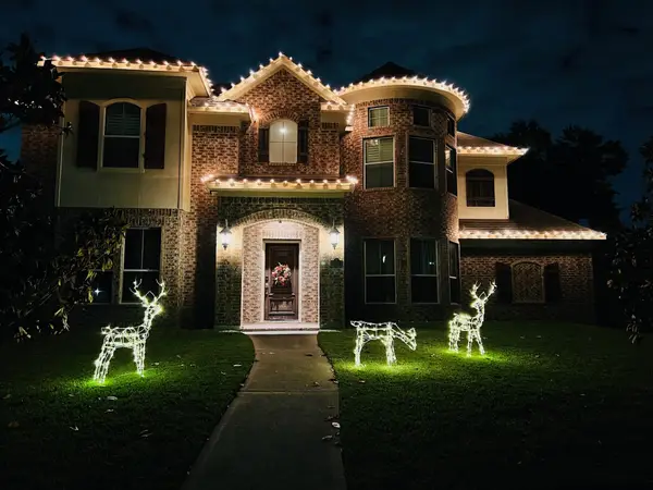 15811 Crestbrook Drive, Houston, TX 77059